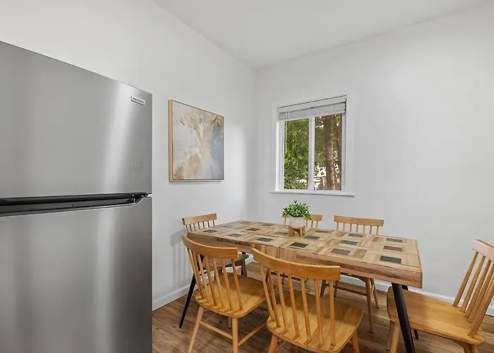 Apartment Bloomfield, Shadyside !2 Modern And Spacious Two Bedroom With Free Parking Pittsburgh
