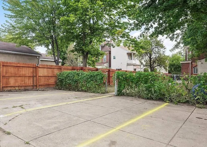 Bloomfield, Shadyside !2 Modern And Spacious Two Bedroom With Free Parking Apartment *