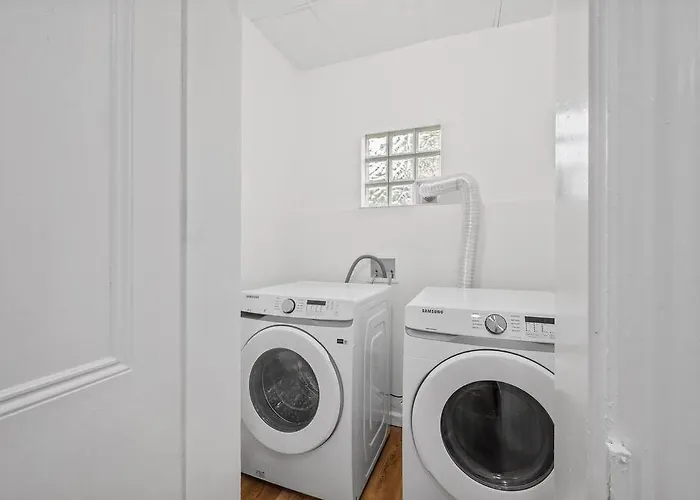 Bloomfield, Shadyside !2 Modern And Spacious Two Bedroom With Free Parking *